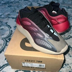 Yeezy 700 fade carbon